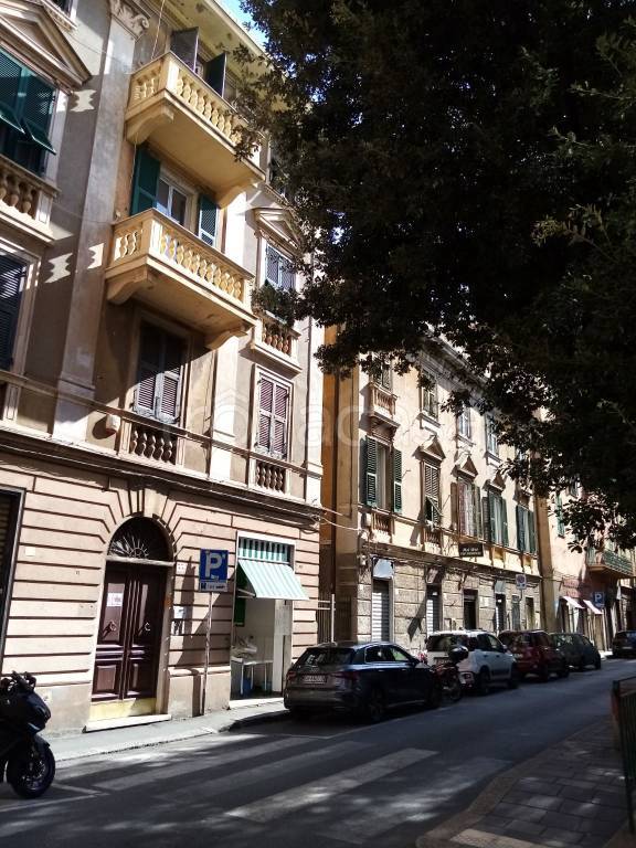 appartamento in vendita a Genova in zona Sestri Ponente