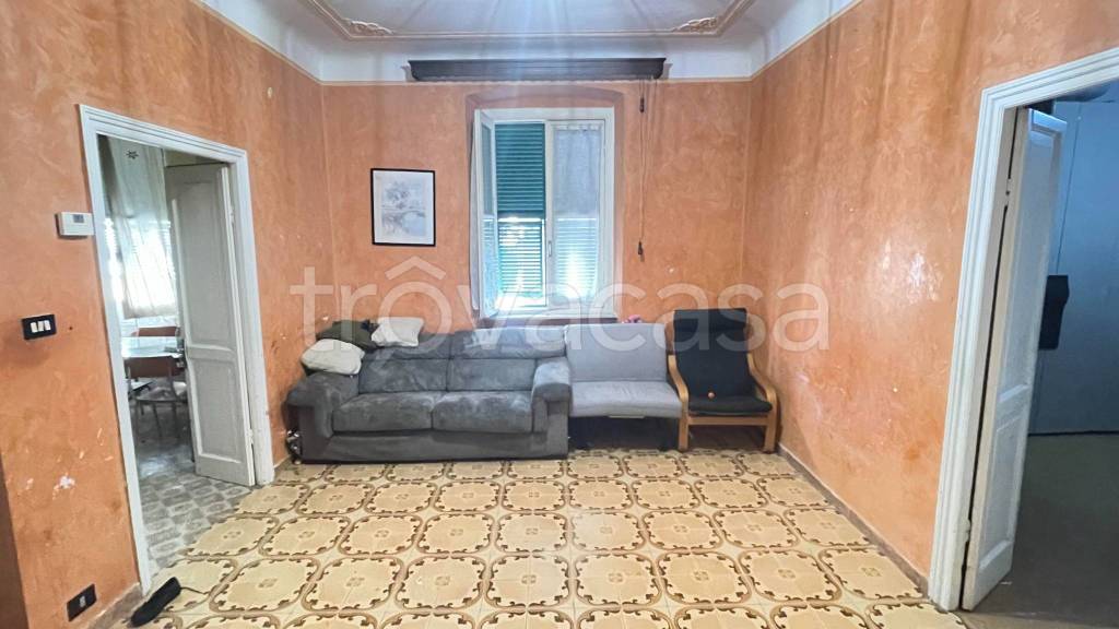 appartamento in vendita a Genova in zona Rivarolo