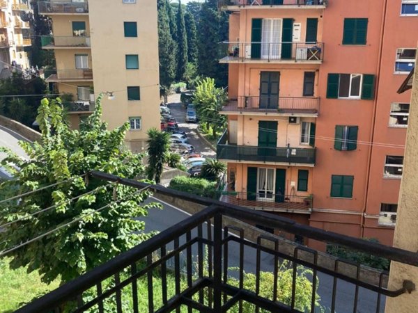 appartamento in vendita a Genova in zona Sestri Ponente