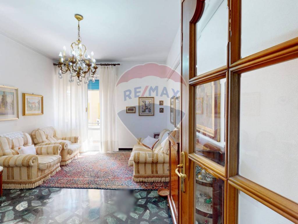 appartamento in vendita a Genova in zona Sestri Ponente