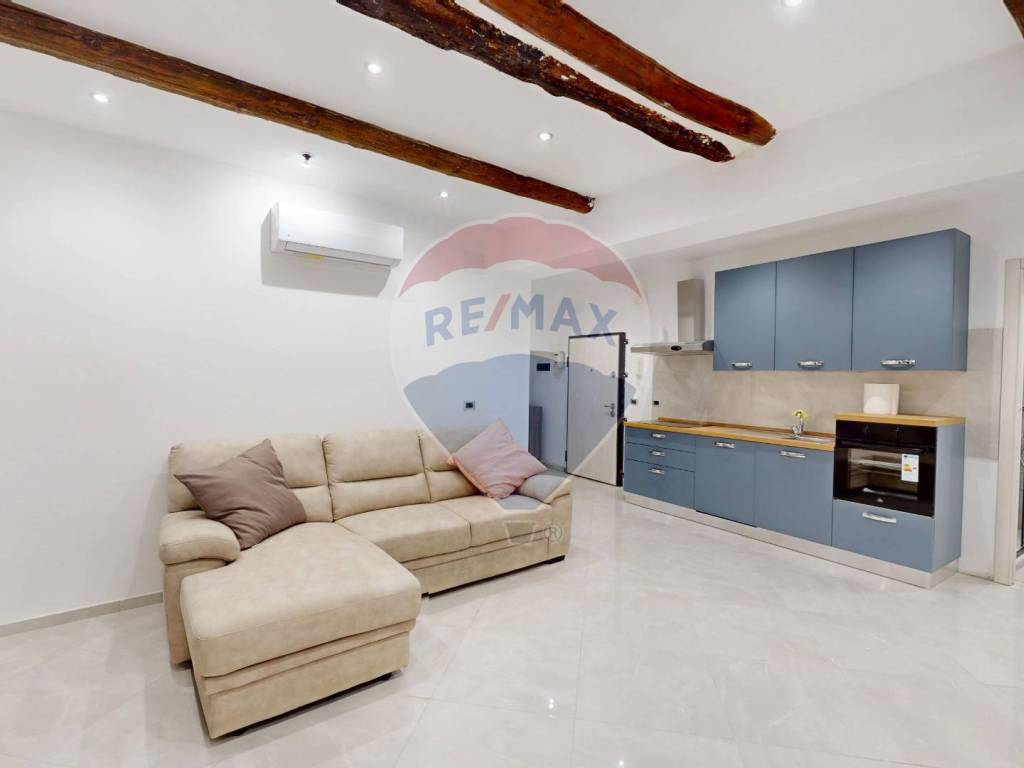 appartamento in vendita a Genova in zona Sestri Ponente