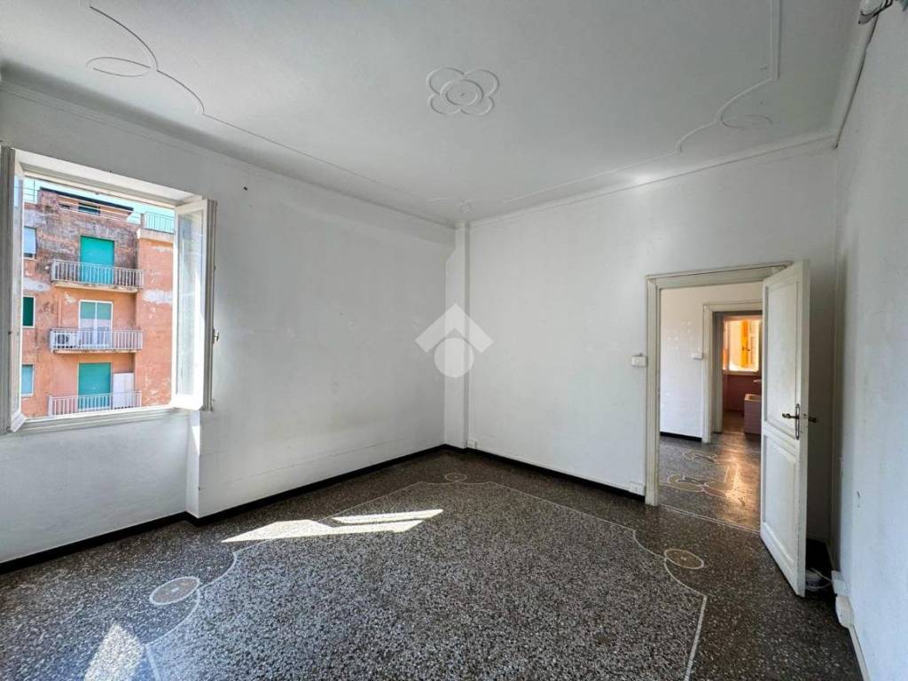 appartamento in vendita a Genova in zona Rivarolo
