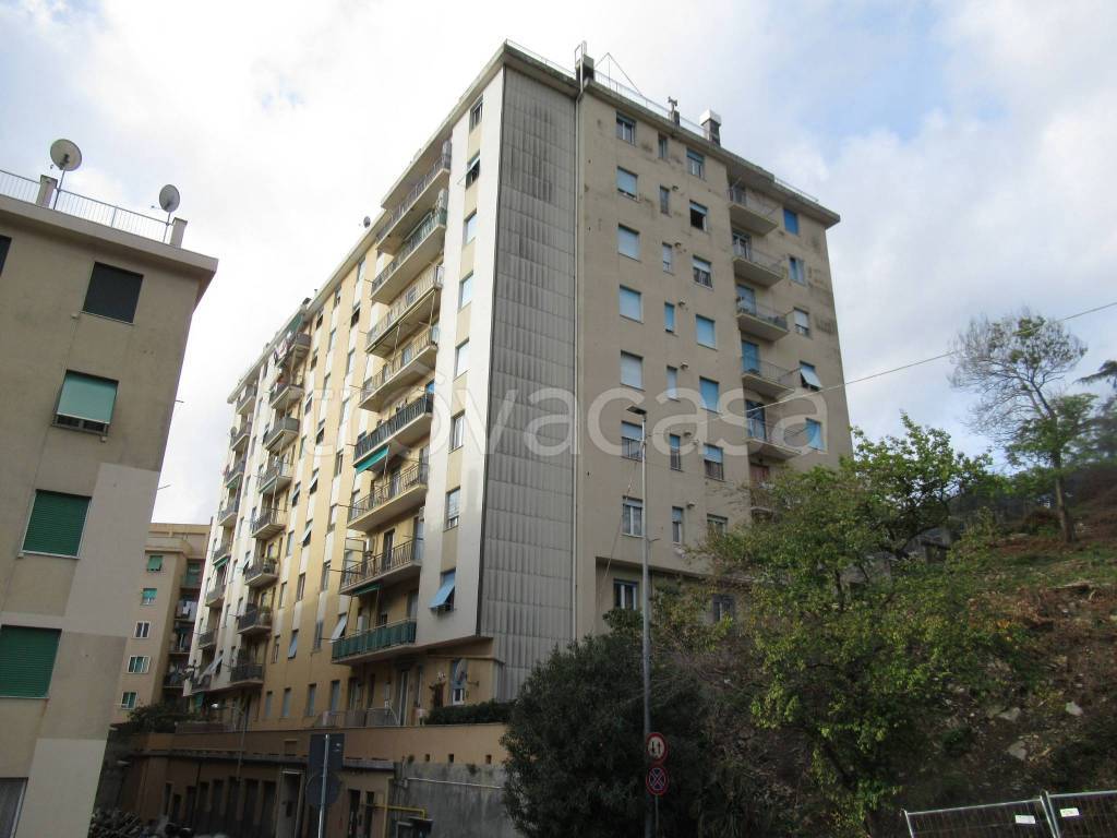 appartamento in vendita a Genova in zona Staglieno