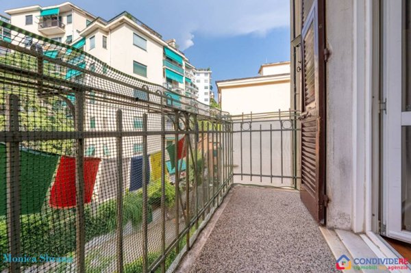 appartamento in vendita a Genova in zona Sottoripa / Maddalena / Molo