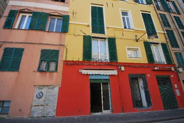 negozio in vendita a Genova in zona Sottoripa / Maddalena / Molo