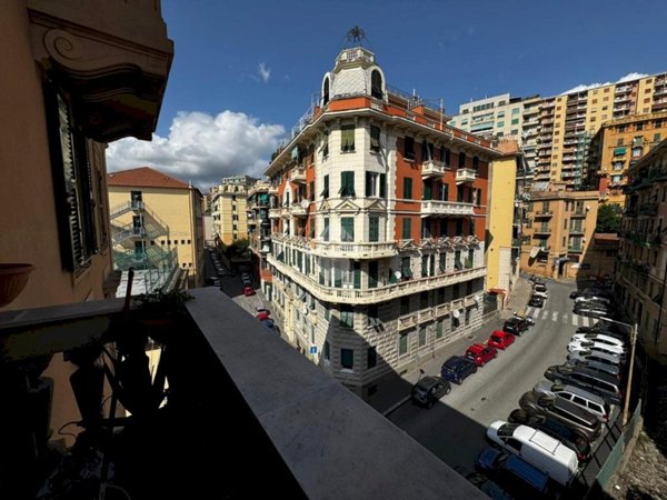 appartamento in vendita a Genova in zona Sampierdarena