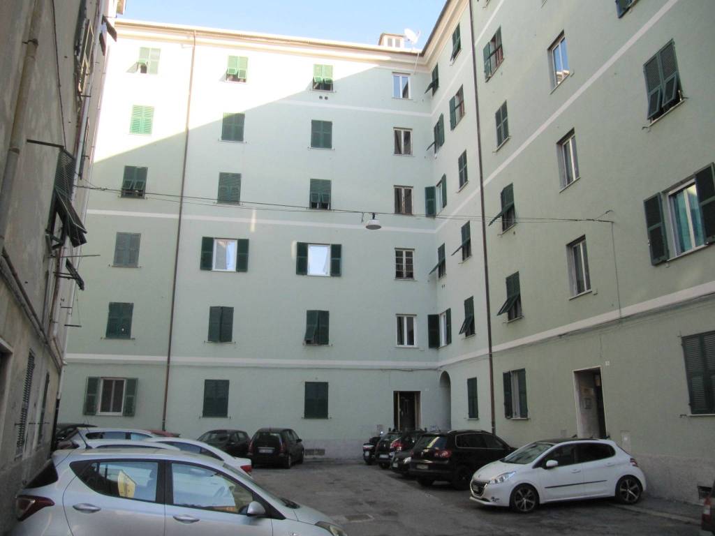 appartamento in vendita a Genova in zona Sestri Ponente