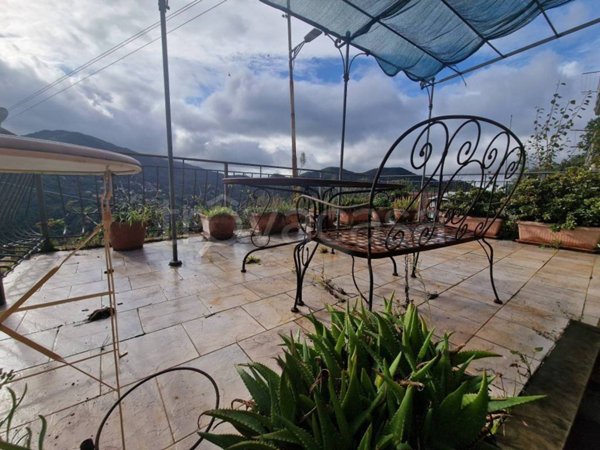 casa indipendente in vendita a Genova in zona Struppa