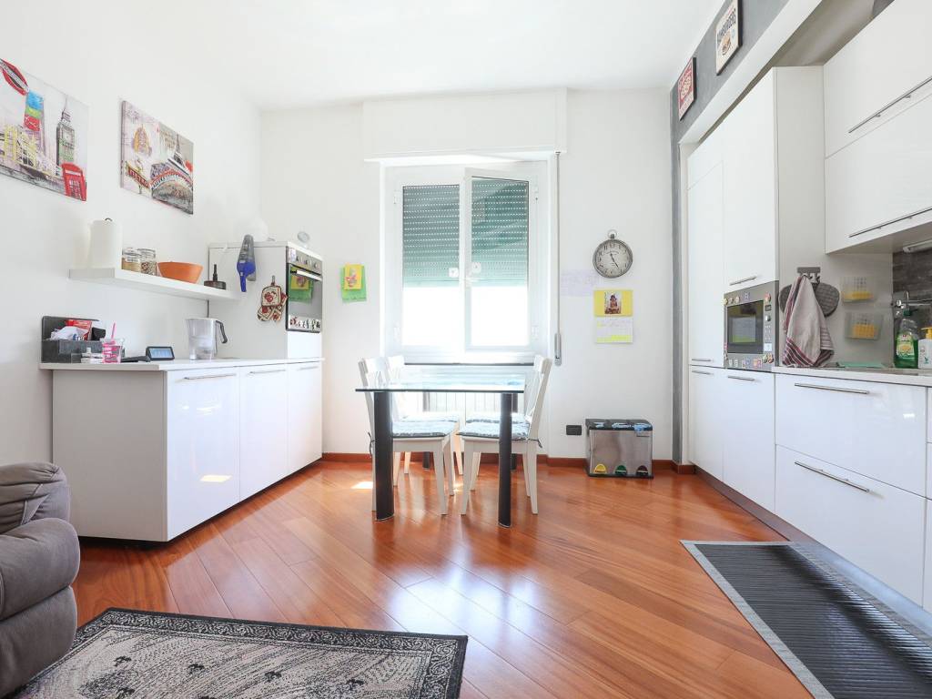 appartamento in vendita a Genova in zona Rivarolo