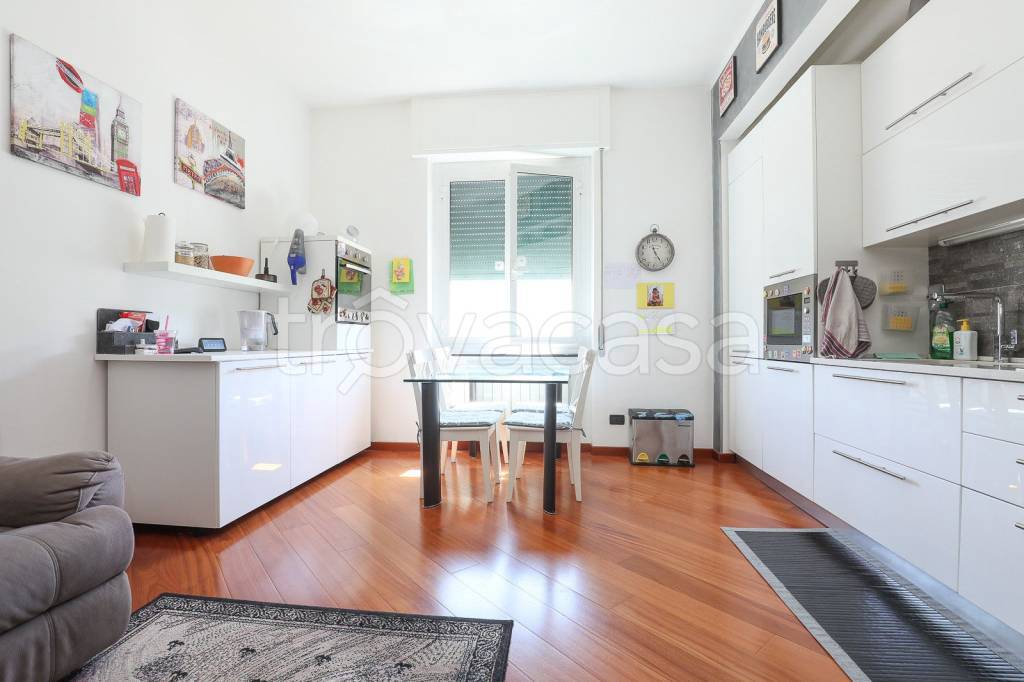 appartamento in vendita a Genova in zona Rivarolo