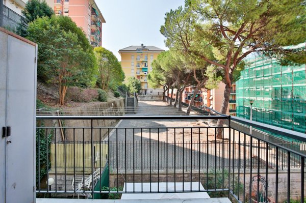 esavano in vendita a Genova in zona San Gottardo/Sant'Eusebio