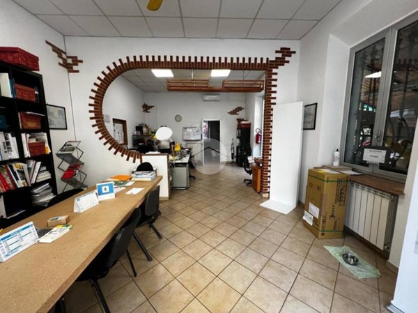 negozio in vendita a Genova in zona Cornigliano