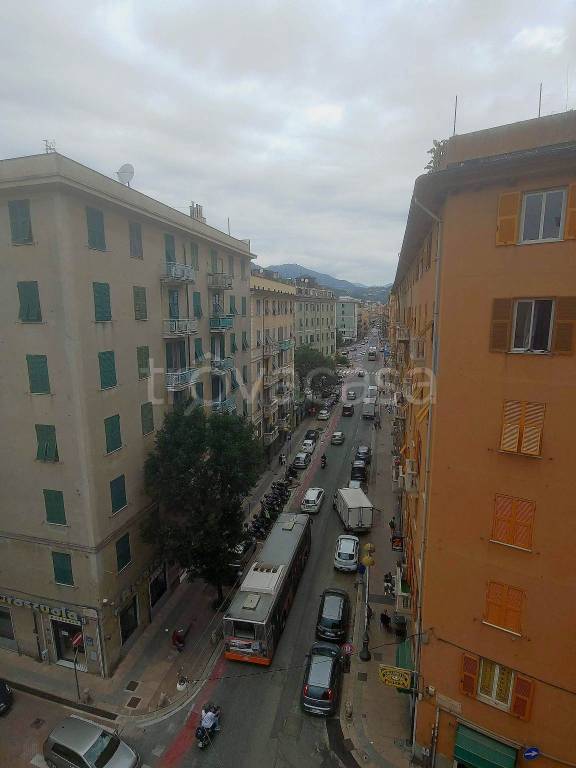 appartamento in vendita a Genova in zona Rivarolo