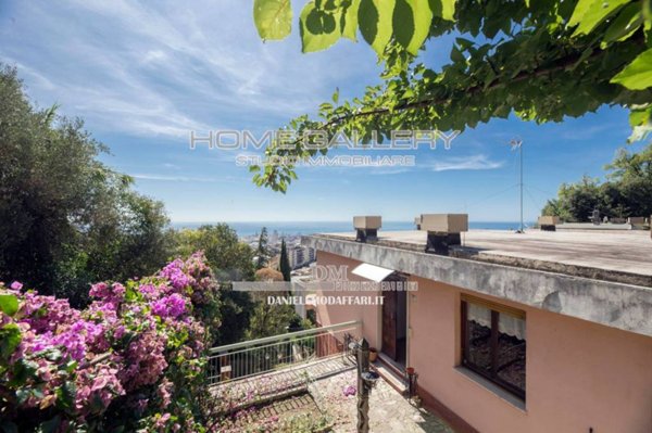 casa indipendente in vendita a Genova in zona Castelletto
