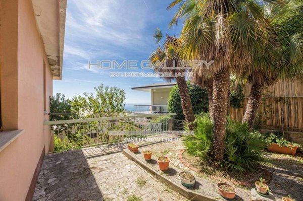 casa indipendente in vendita a Genova in zona Castelletto