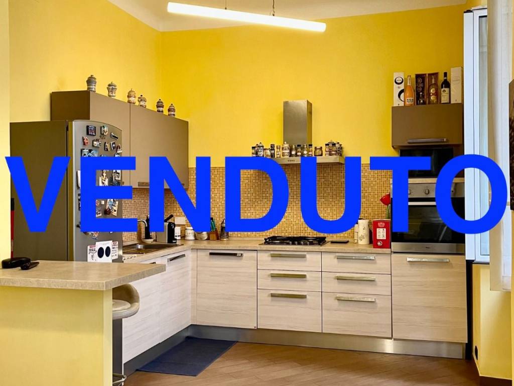 appartamento in vendita a Genova in zona Sestri Ponente