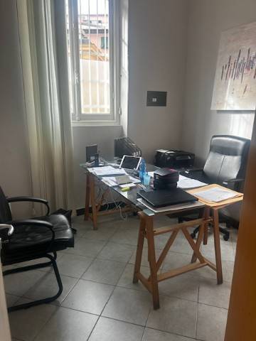 ufficio in vendita a Genova in zona Marassi
