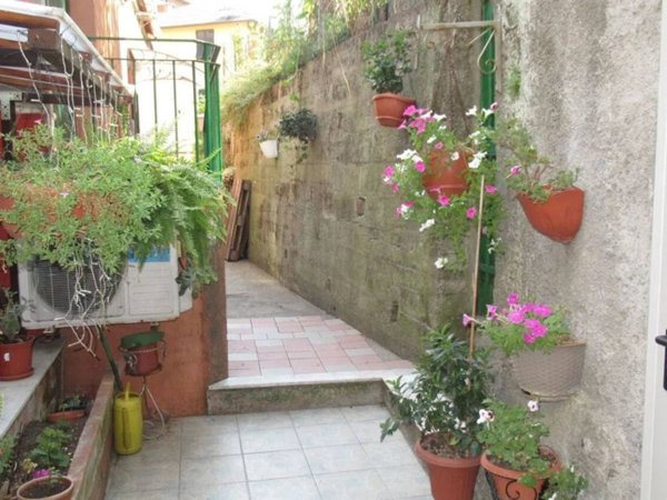 appartamento in vendita a Genova in zona Staglieno