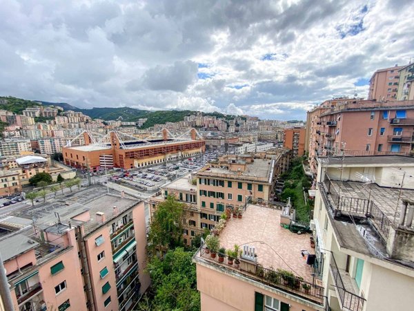 appartamento in vendita a Genova in zona Staglieno