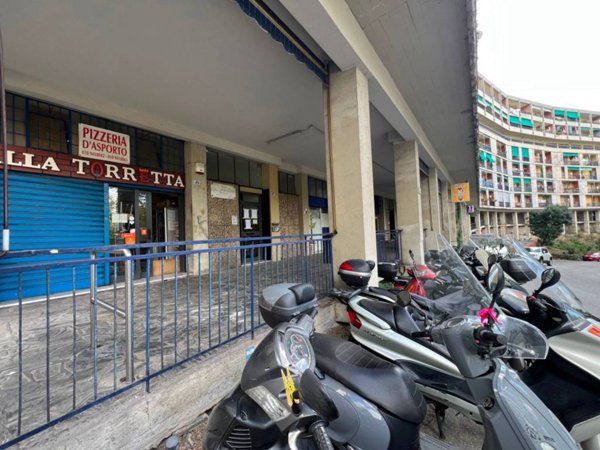 negozio in vendita a Genova in zona Marassi