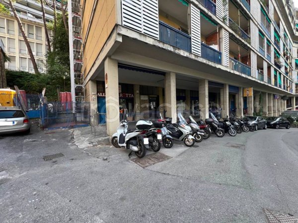 negozio in vendita a Genova in zona Marassi