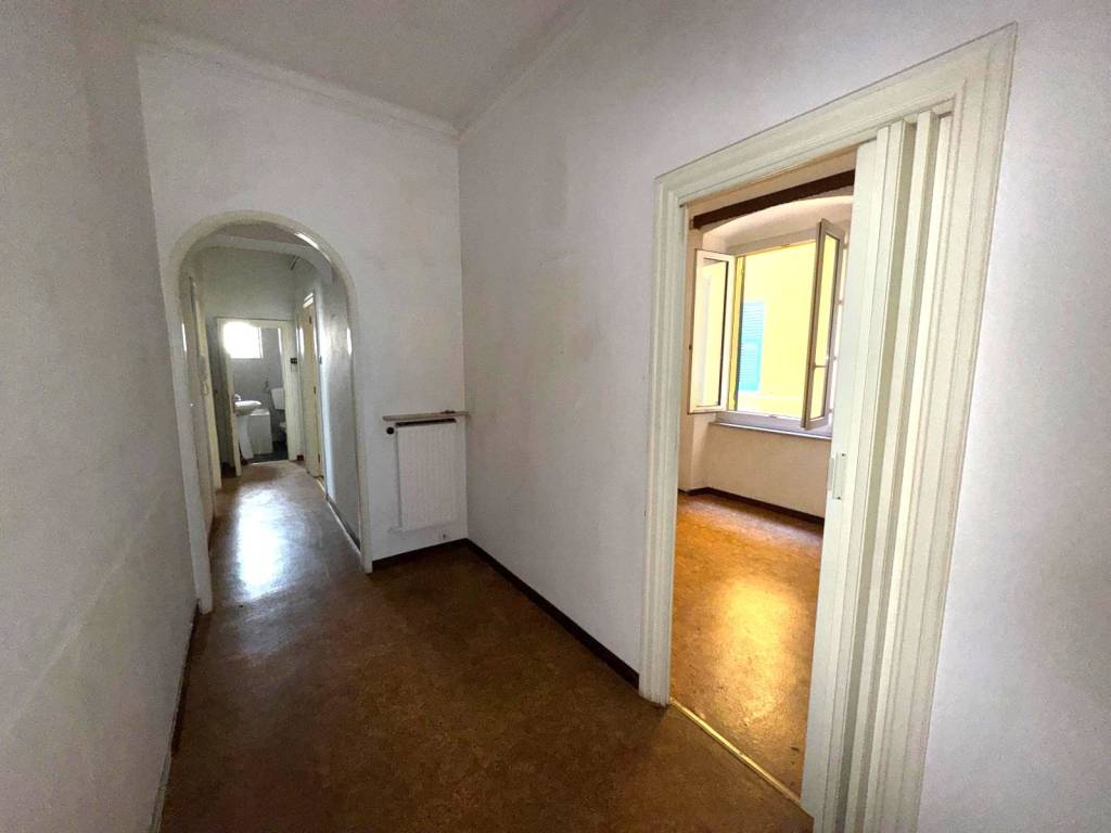 appartamento in vendita a Genova in zona Sottoripa / Maddalena / Molo