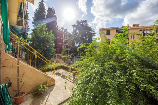 appartamento in vendita a Genova in zona Molassana