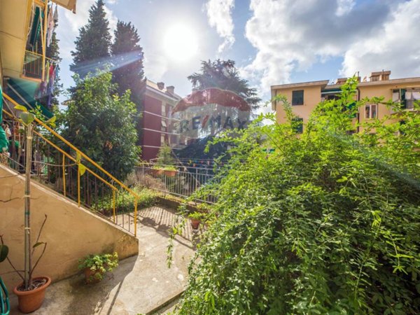appartamento in vendita a Genova in zona Molassana