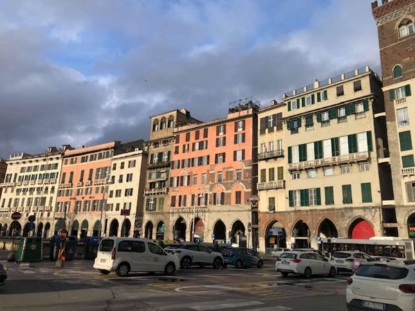 appartamento in vendita a Genova in zona Sottoripa / Maddalena / Molo
