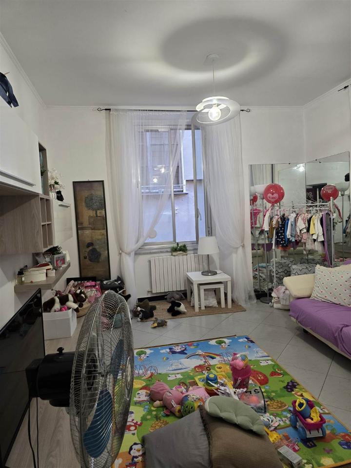 appartamento in vendita a Genova in zona Sottoripa / Maddalena / Molo