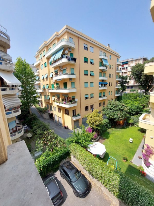appartamento in vendita a Genova in zona Albaro