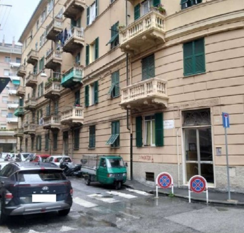 appartamento in vendita a Genova in zona Sestri Ponente