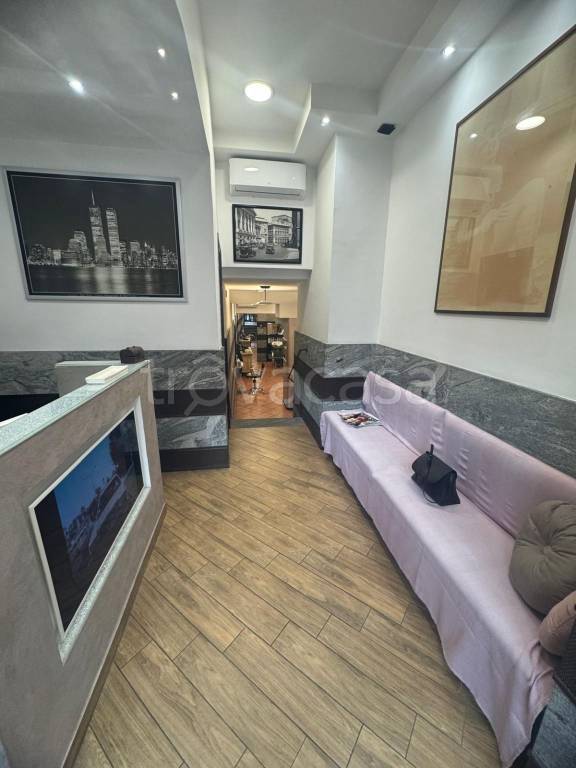 negozio in vendita a Genova in zona Foce
