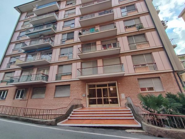 appartamento in vendita a Genova in zona Sestri Ponente