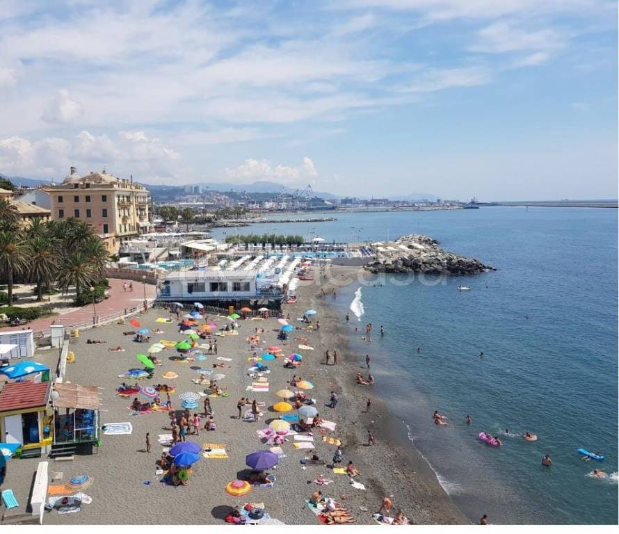 quadrivano in vendita a Genova in zona Pegli
