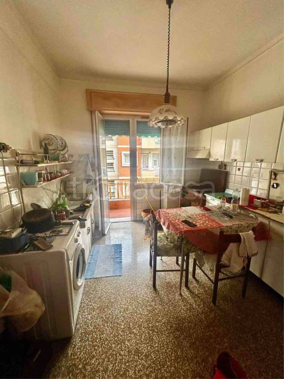 appartamento in vendita a Genova in zona Rivarolo