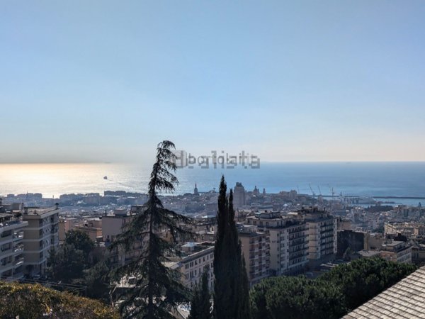 casa indipendente in vendita a Genova in zona Castelletto