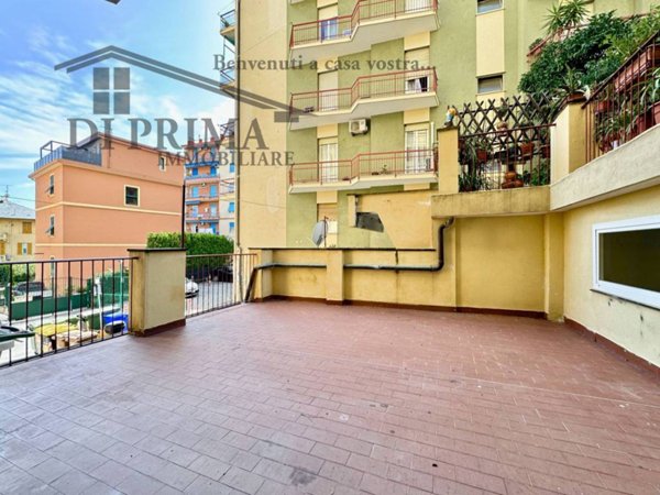 appartamento in vendita a Genova in zona Sestri Ponente