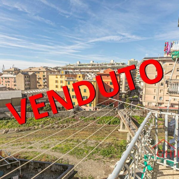 appartamento in vendita a Genova in zona Sestri Ponente