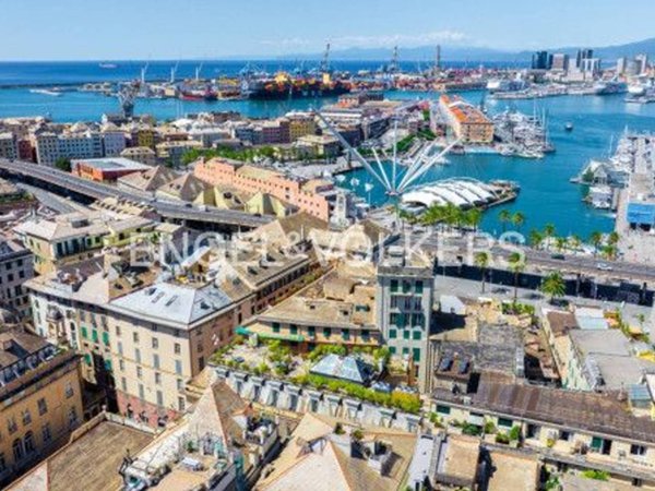 appartamento in vendita a Genova in zona Sottoripa / Maddalena / Molo