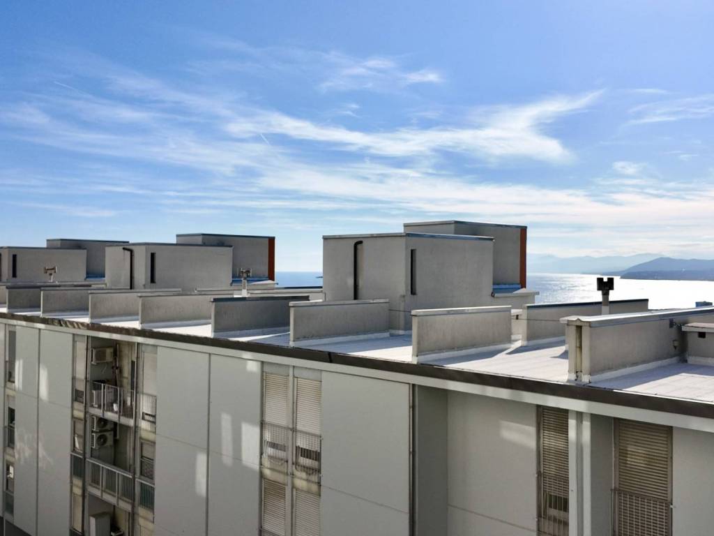 appartamento in vendita a Genova in zona Palmaro / Pra'