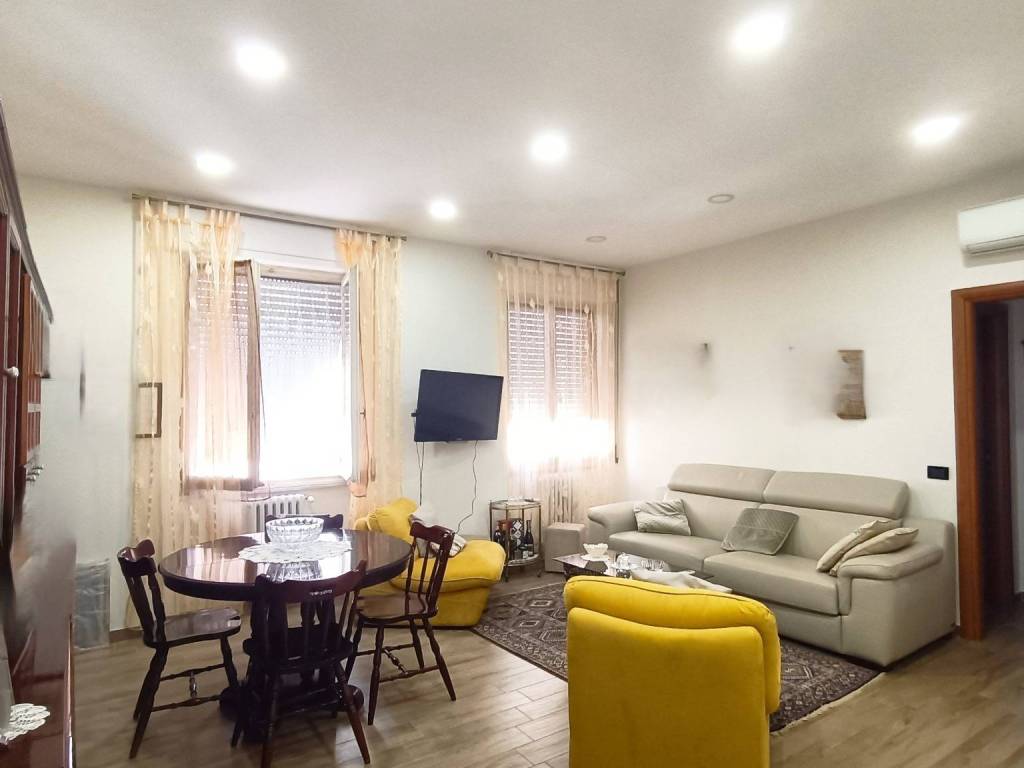 appartamento in vendita a Genova in zona Sestri Ponente