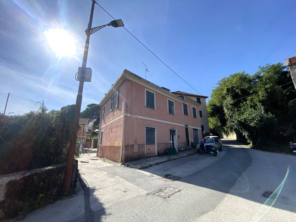 casa indipendente in vendita a Genova in zona Bolzaneto
