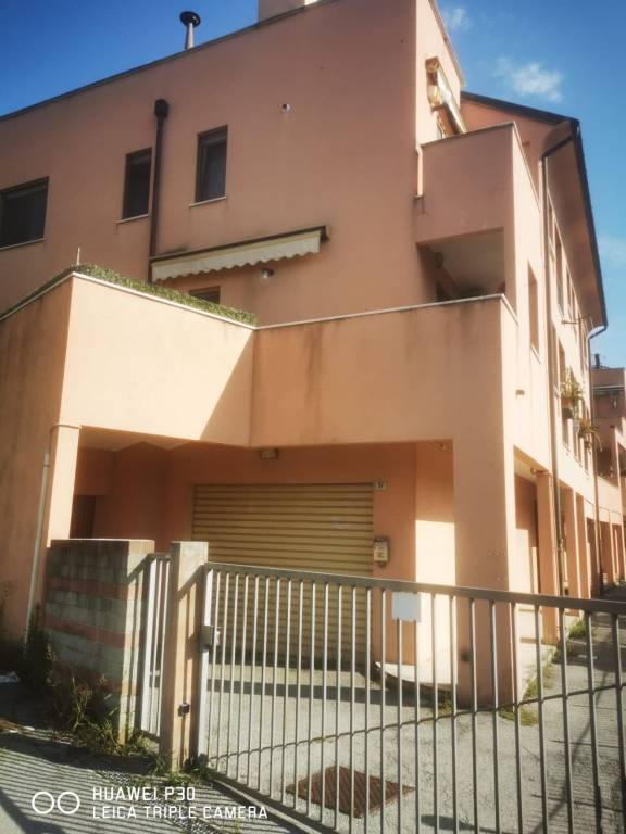 ufficio in vendita a Genova in zona Bolzaneto