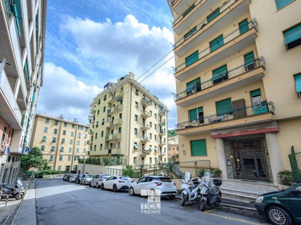 appartamento in vendita a Genova in zona Rivarolo