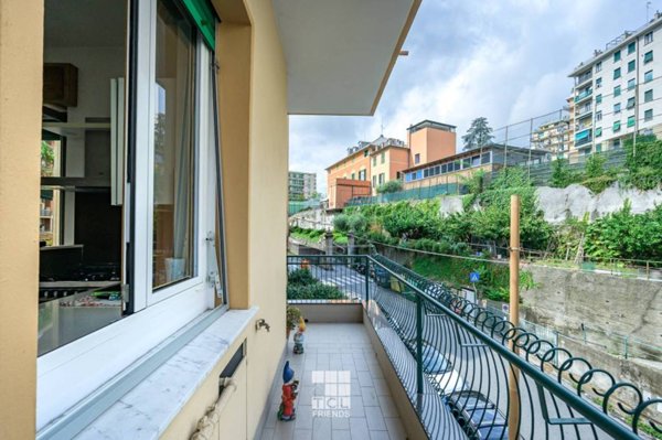 appartamento in vendita a Genova in zona Rivarolo
