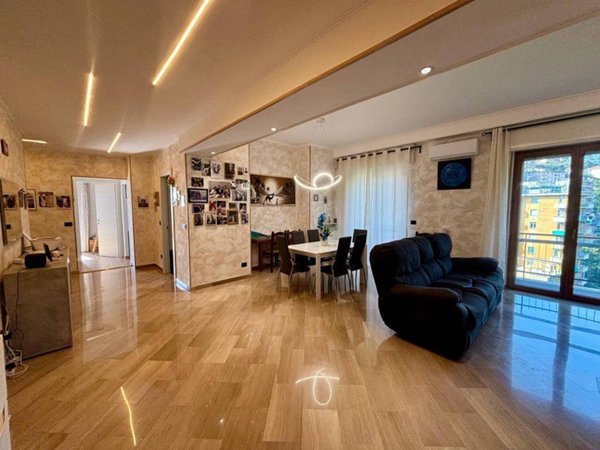 appartamento in vendita a Genova in zona Sestri Ponente