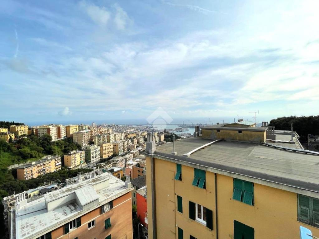 appartamento in vendita a Genova in zona Oregina