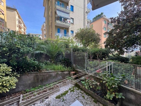 appartamento in vendita a Genova in zona Pegli