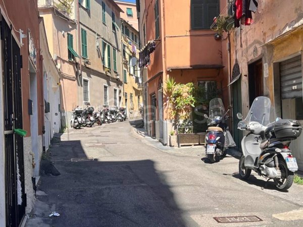 negozio in vendita a Genova in zona Sturla